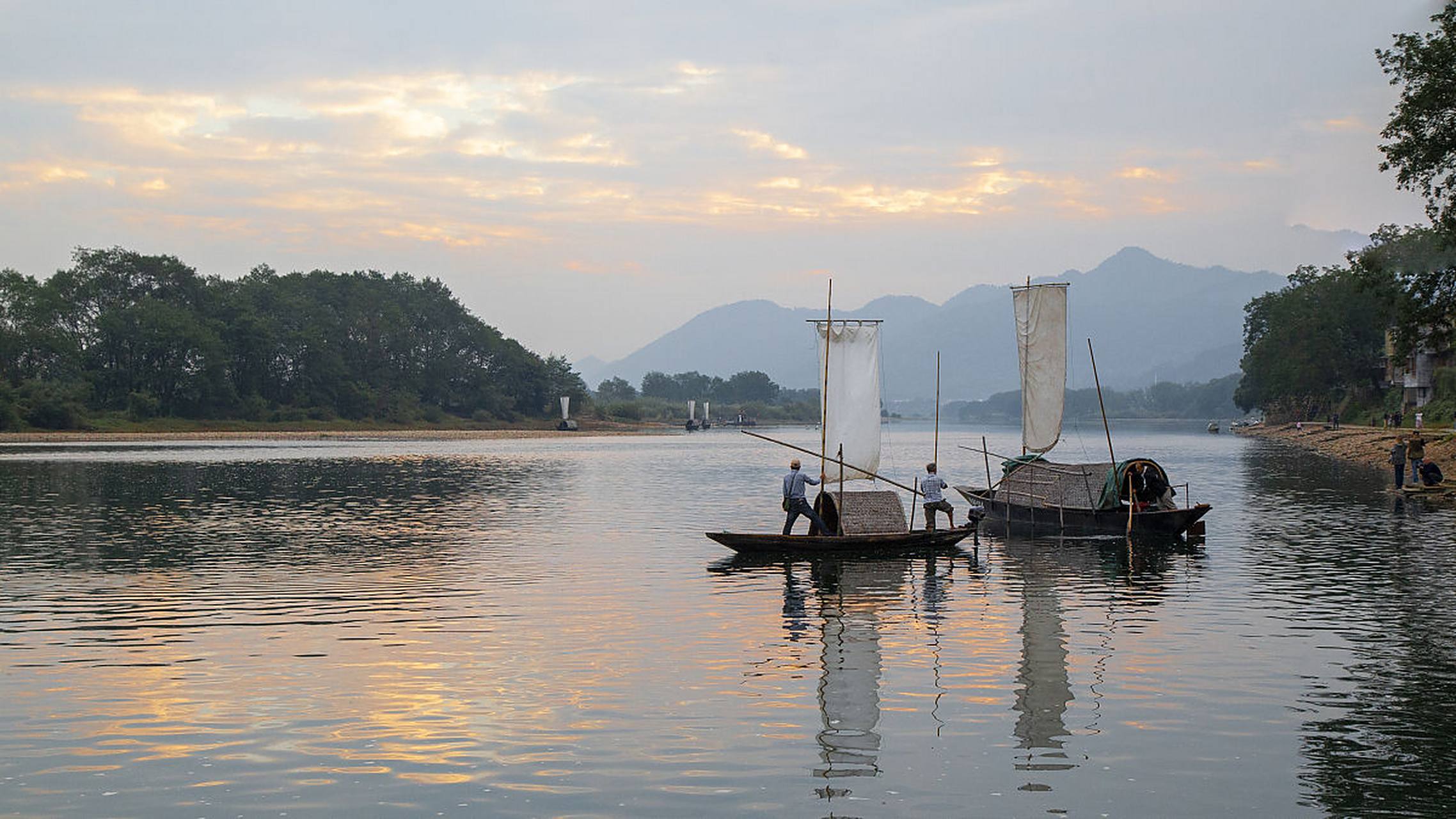 位于丽水西南,这片水乡胜地拥有壮美的景色,成为摄影和写生的胜地.