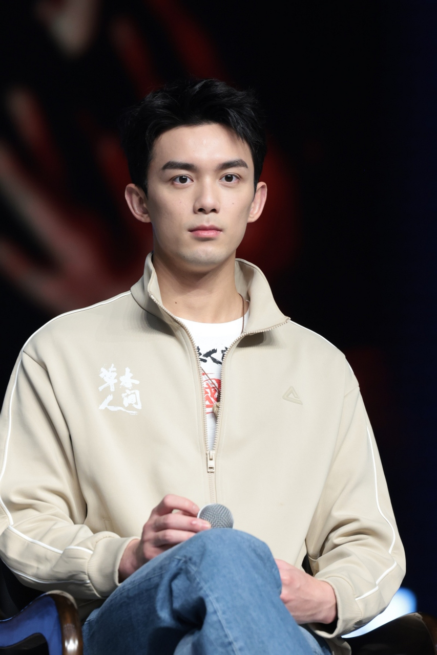 据悉,在采访中吴磊透露,他在贵州听闻绿鸡蛋营养丰富,忍不住尝试了