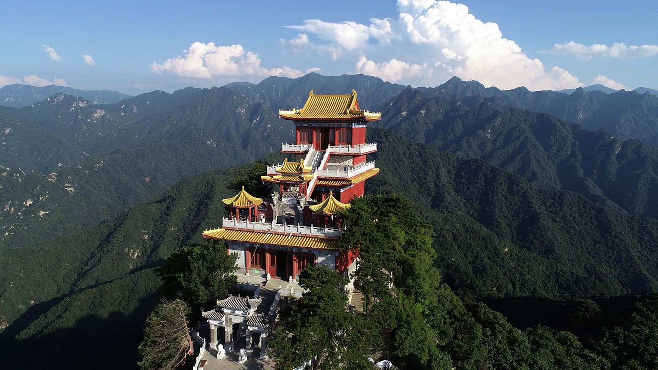 百万创作者计划# 终南山是西安市的著名旅游景点之一,是一个融合了