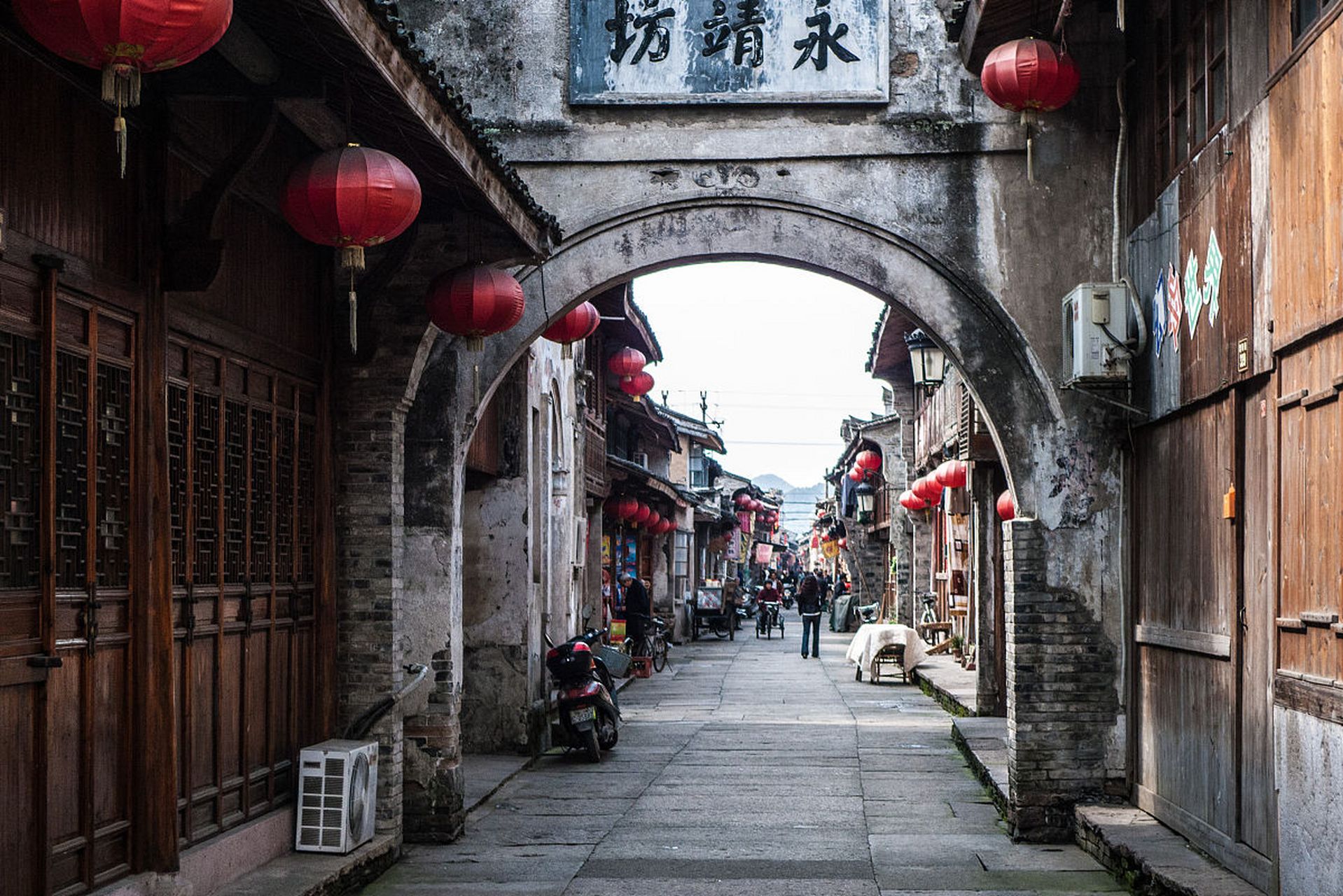 紫阳街和杭州的清河坊有那么一点相似,也有那么一点不同.