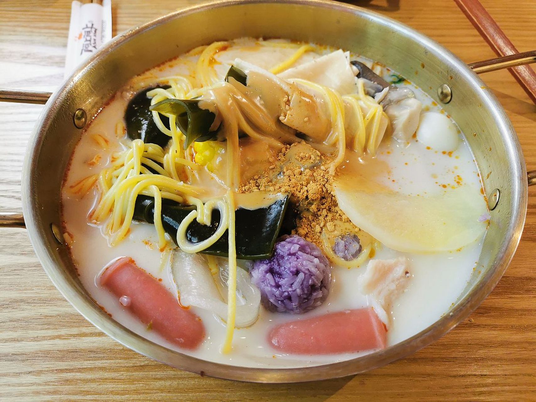 摘要:冒菜和麻辣烫都是火锅类食物,在川渝地区受欢迎.