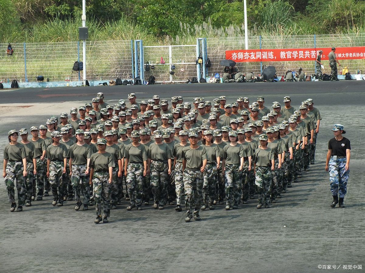 成都凤凰山机场部队图片