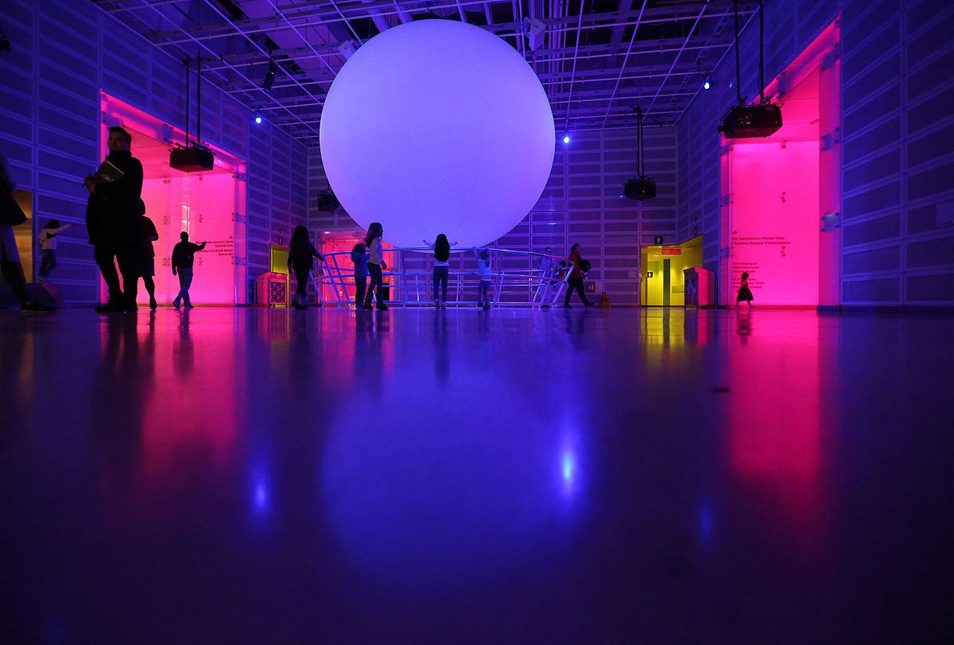 数字媒体艺术设计专业是一个充满无限可能和创新的领域.