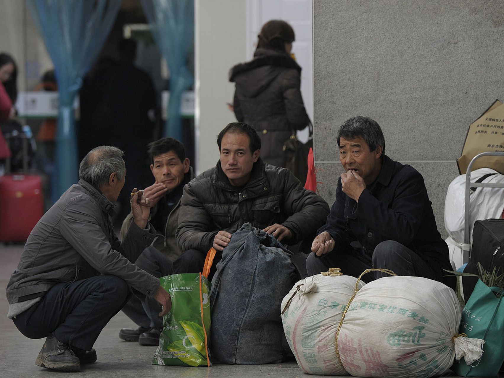 打工人# 尽管我们取消了这个带有歧视的的称谓,尽管因为这部分人的