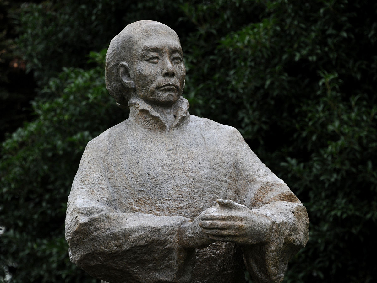 人物胸像雕塑的设计与定制