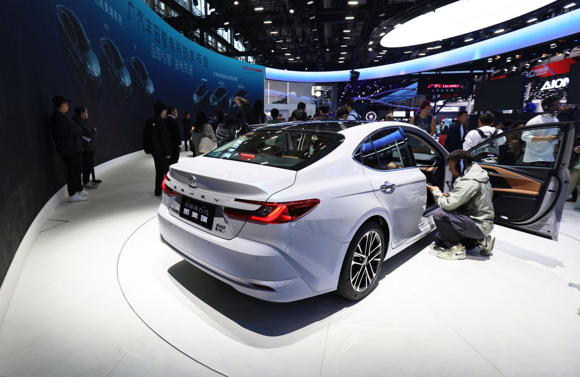 我们继续来谈一谈这辆广汽丰田旗下的传奇车型——凯美瑞.