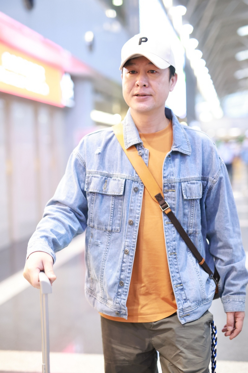 张颂文,一个实力派演员,他在电视剧《狂飙》中的表现,让人印象深刻.他