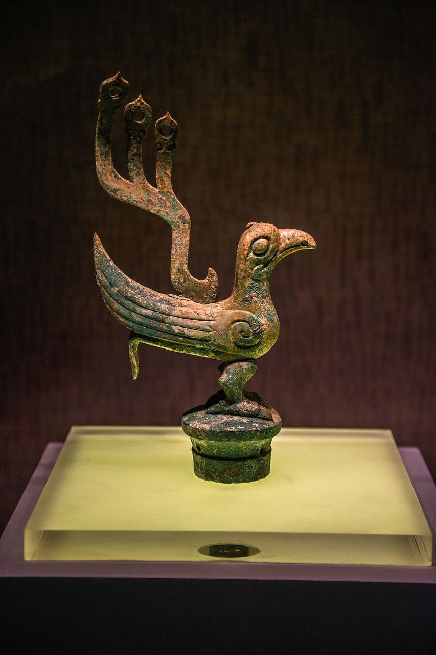 蜀鸟就是三星堆出土的青铜神鸟的原型.