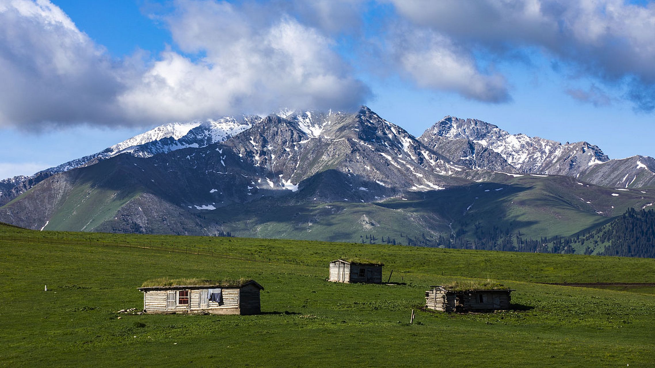 位于新疆伊犁哈萨克自治州特克斯县,是一个充满神秘色彩的高山草原