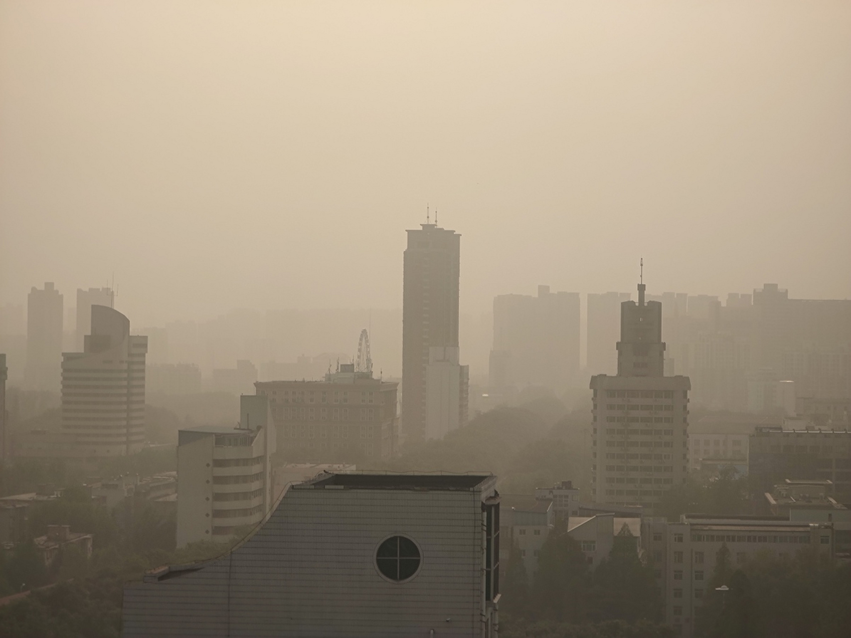 天气浮尘图片图片