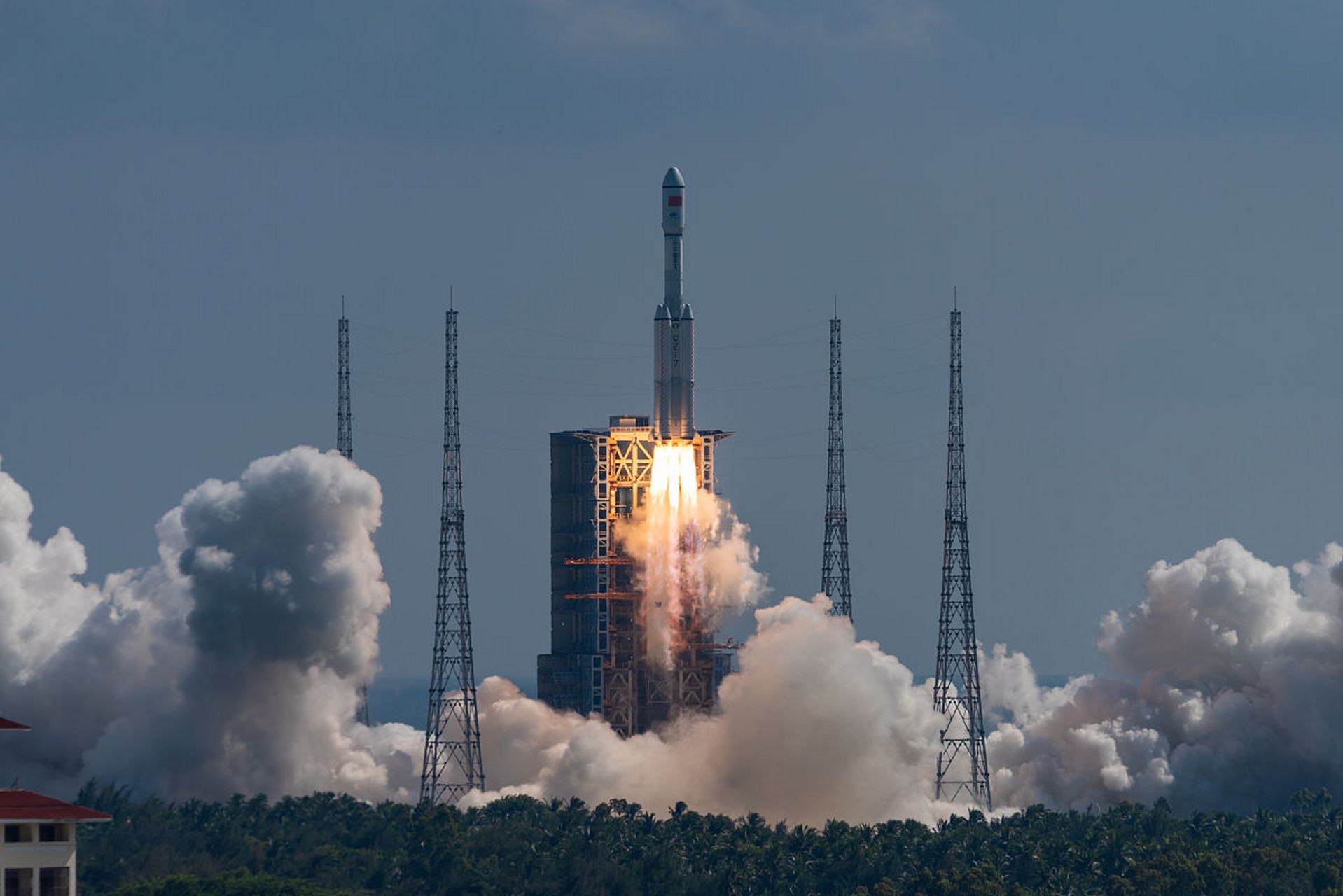 五月十号,中国成功发射天舟六号货运飞船,这标志着中国空间站建设迈出