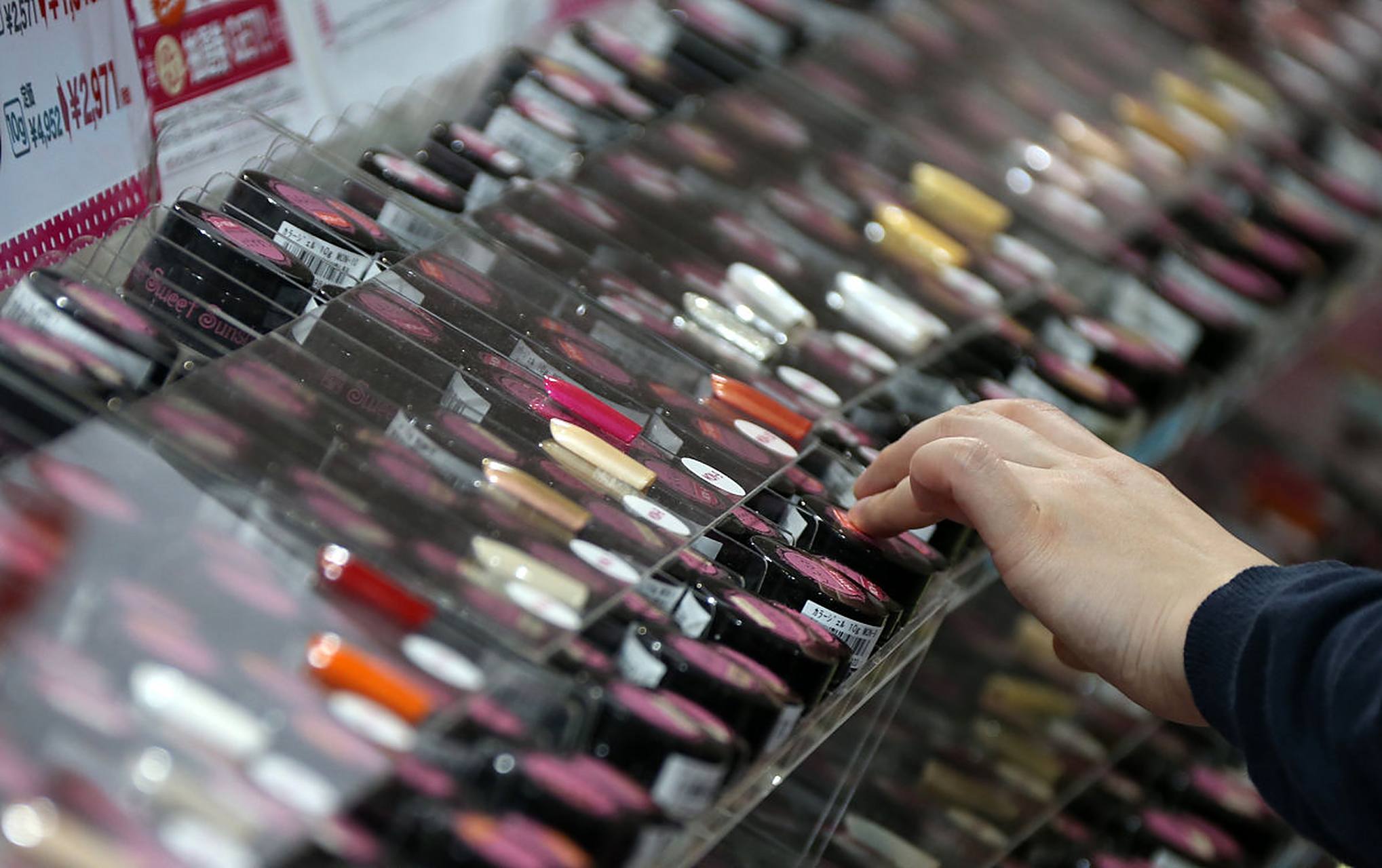 担心福岛核废水排放 中国网民吁抵制日本化妆品  中国消费者针对日本