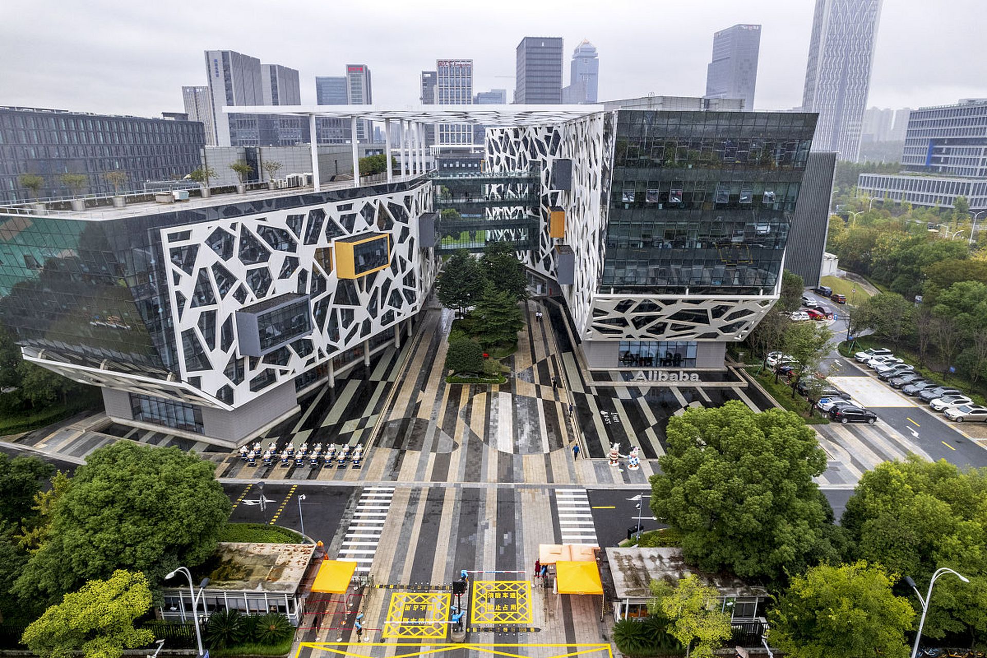 杭州阿里巴巴由122亿减资至1亿# 近日天眼查app显示,杭州阿里巴巴