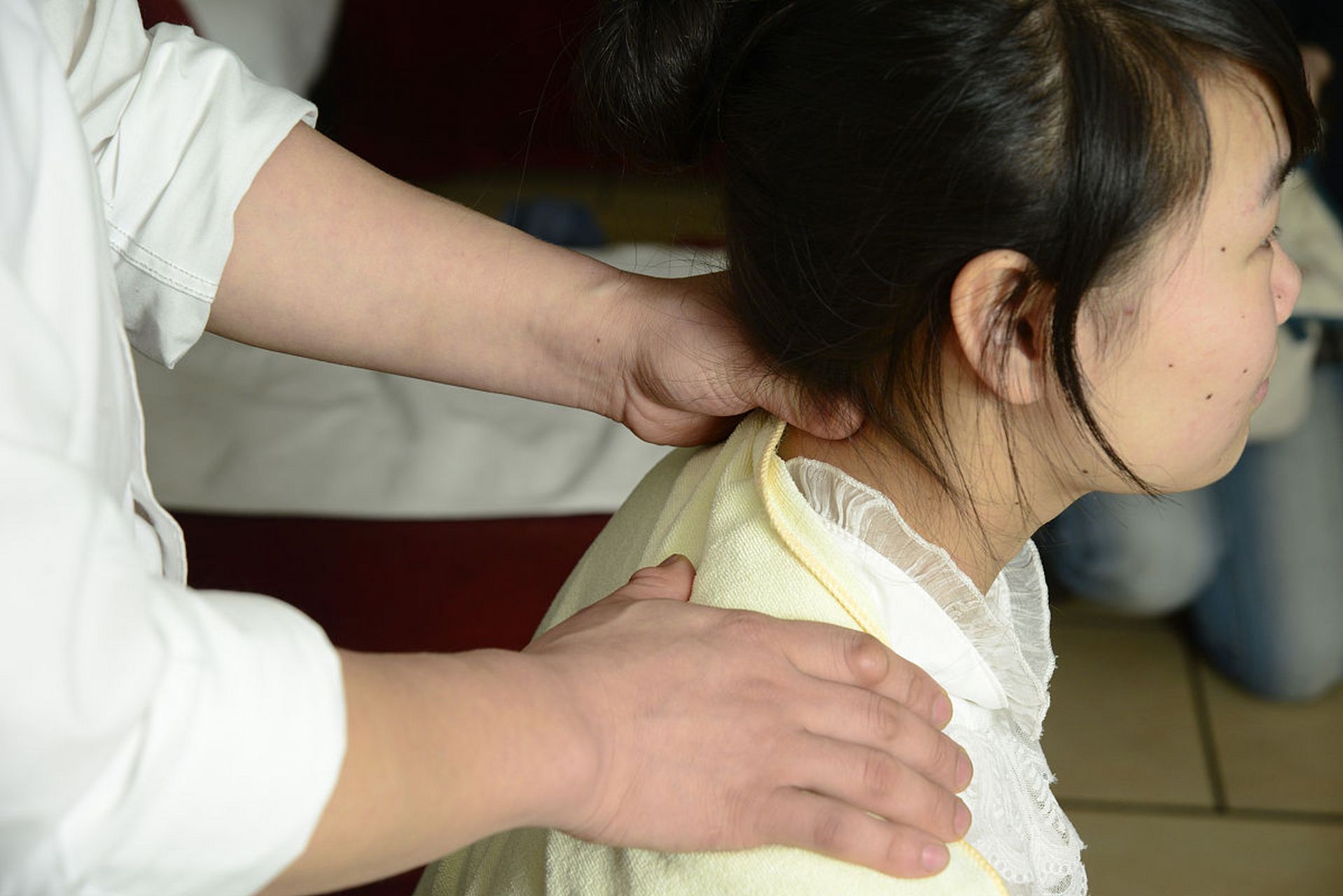 我深知推拿疗法在缓解颈椎病症状中的重要作用.