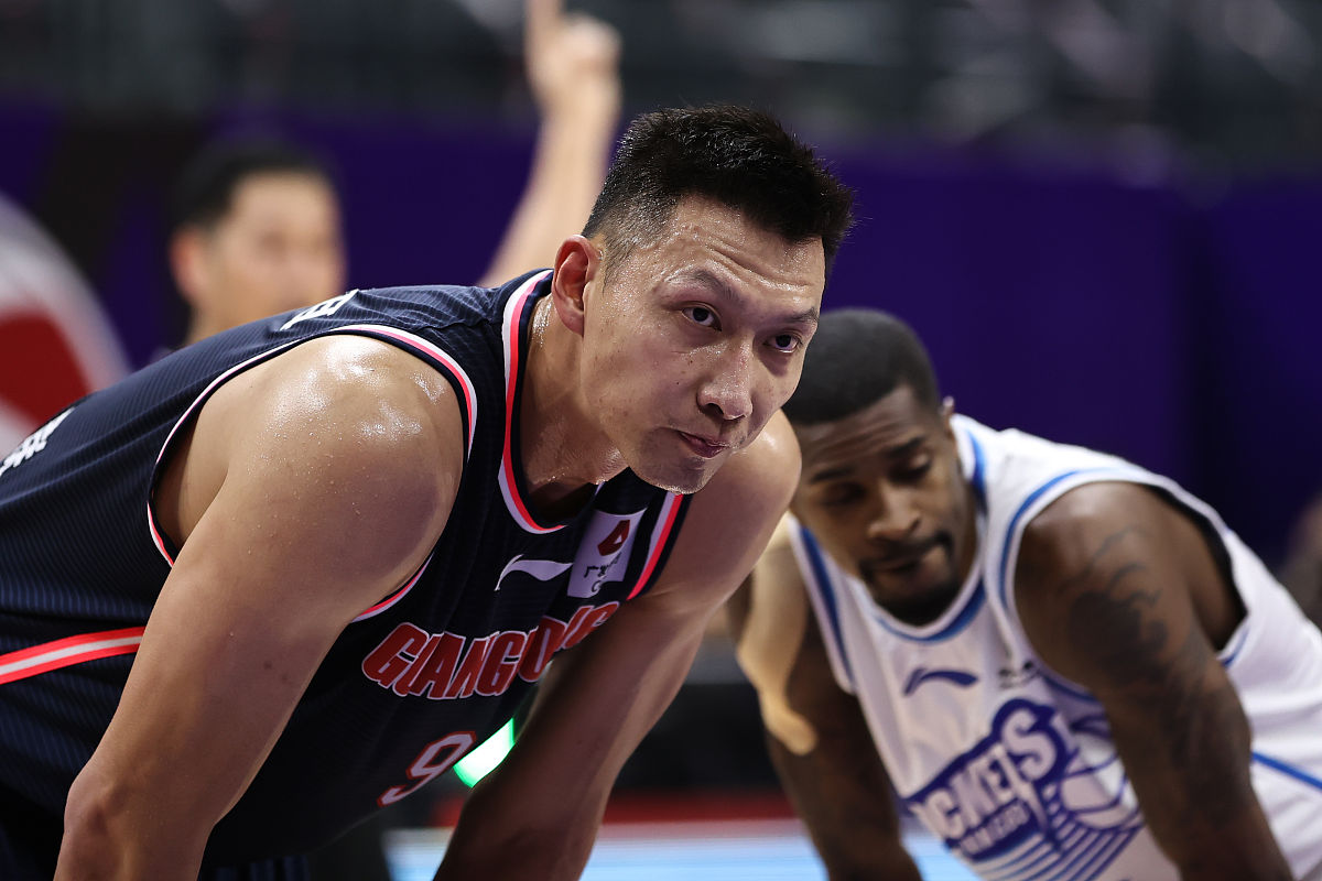 21-22赛季广东男篮球员年薪公布,7人合同到期,苏伟还有一年合同