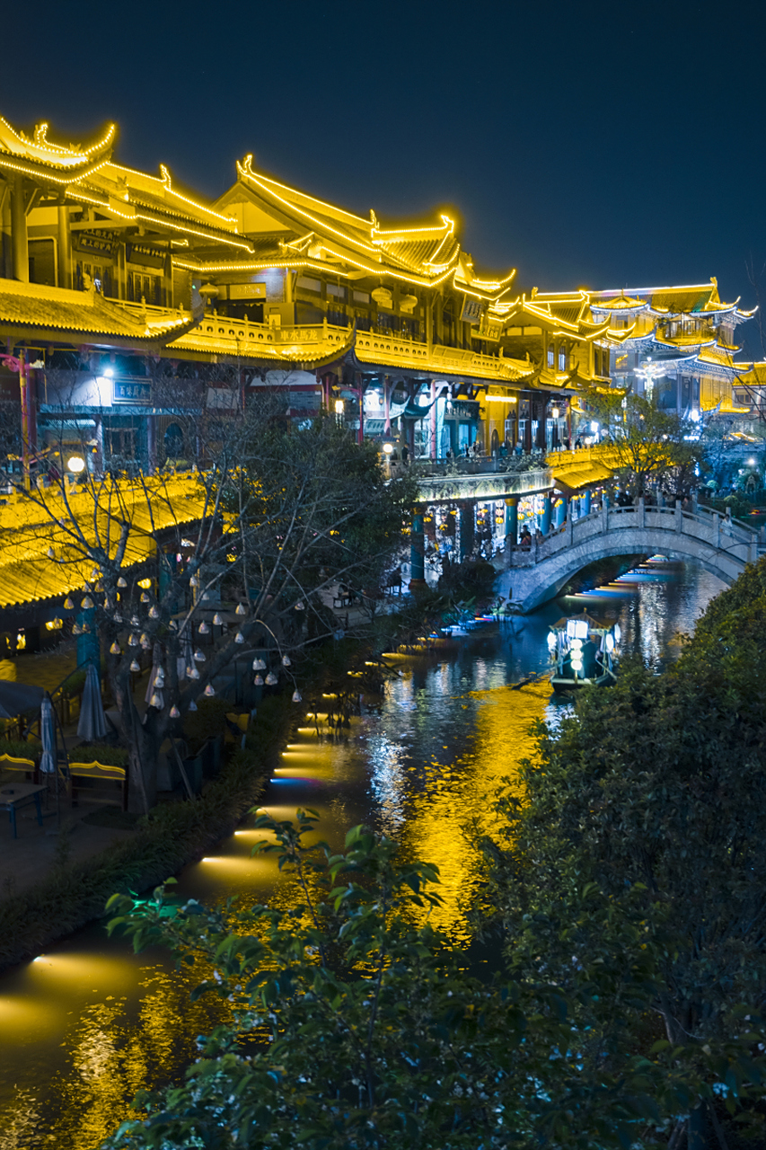 眉山水街,真是让人流连忘返啊!