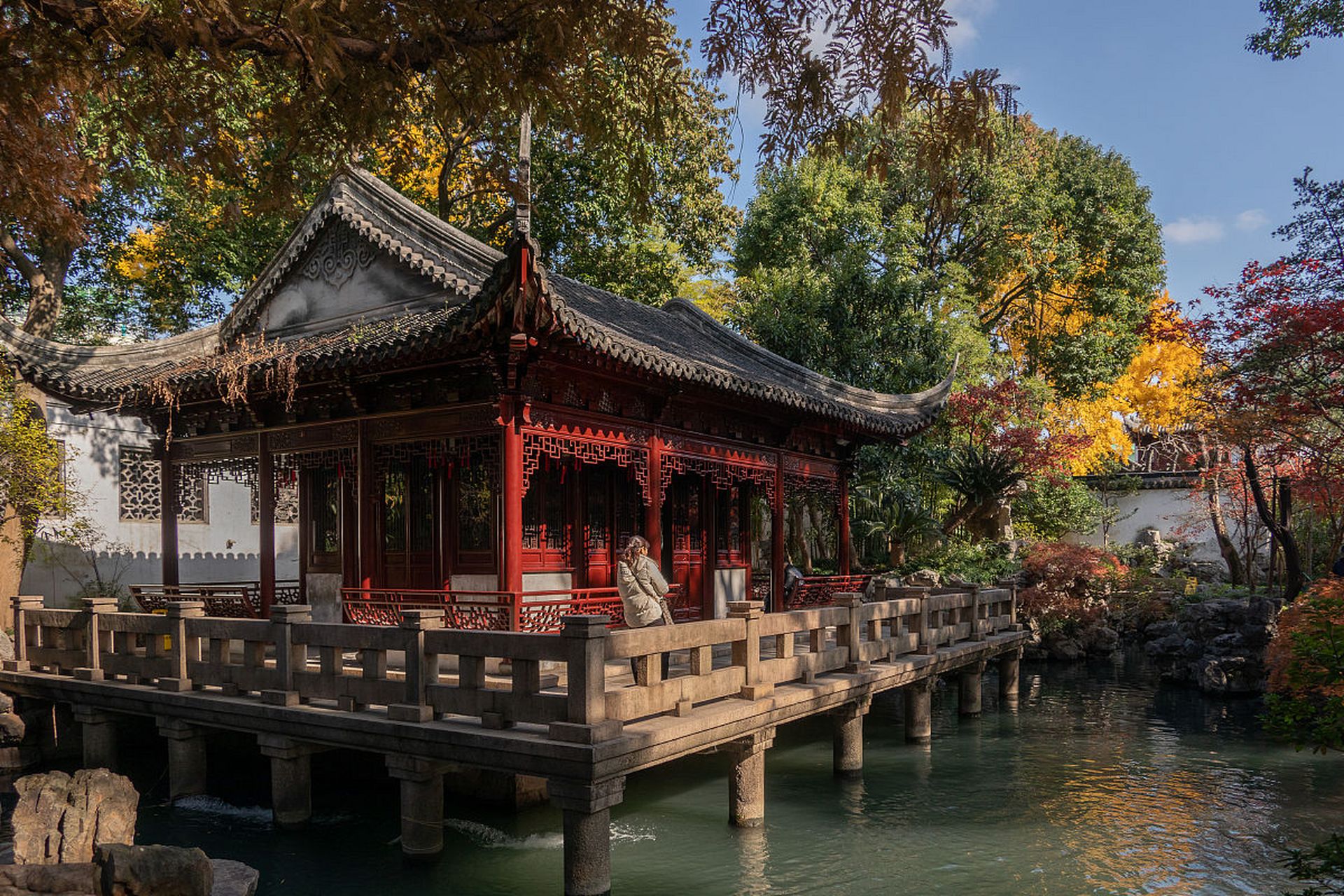 青浦大观园是集自然风光,人文景观,休闲娱乐为一体的综合性旅游景区.
