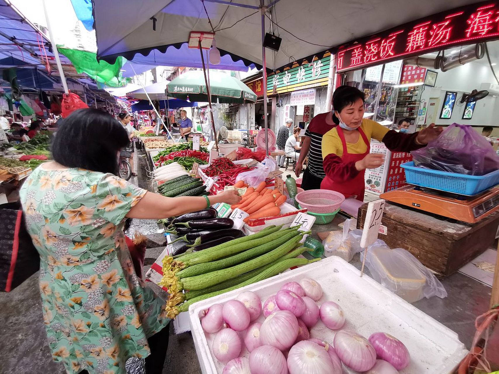 蔬菜选购中的搭配科学 买菜是我们每个人每天都要做的事情,不过如何