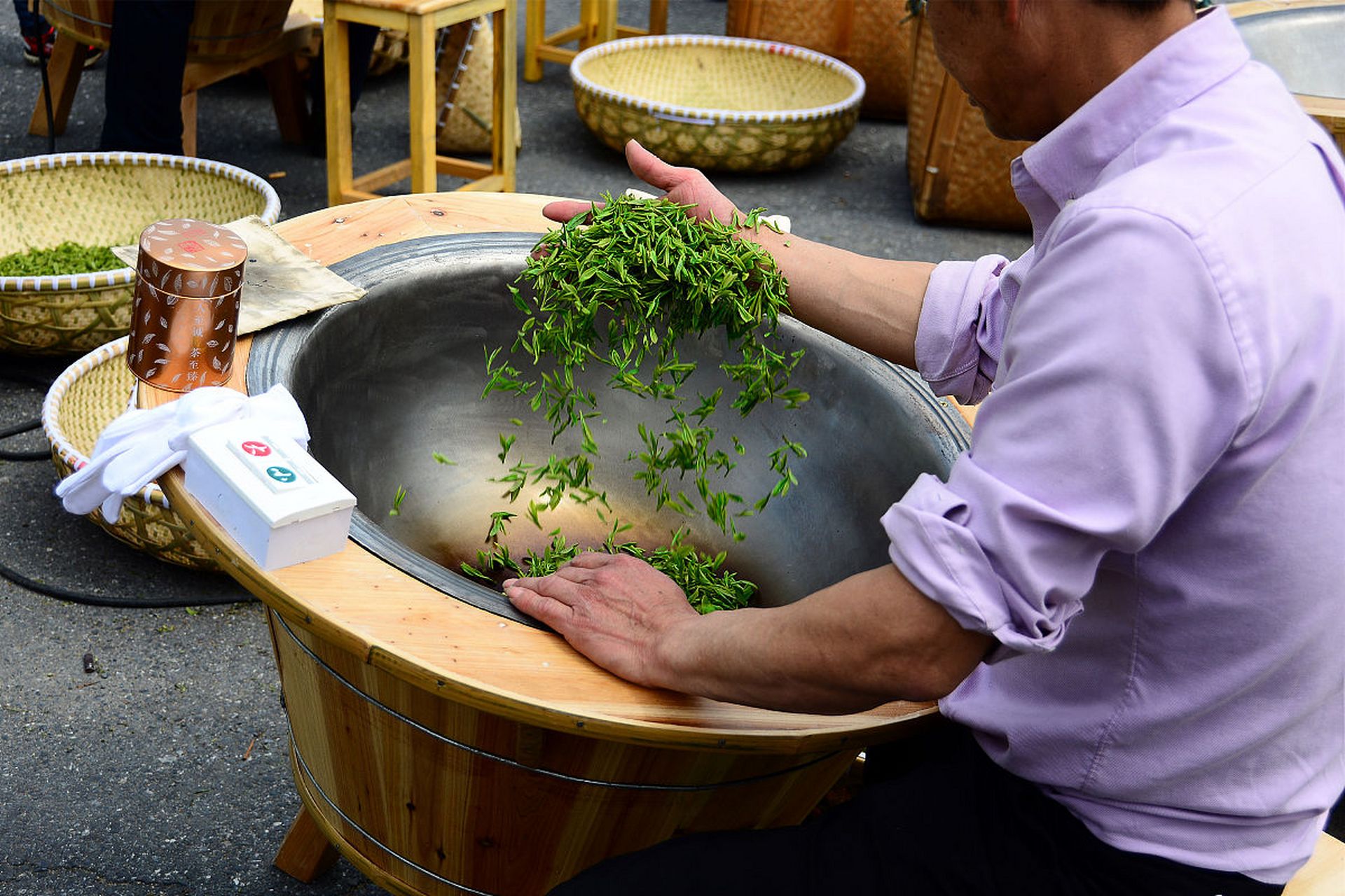茶文化# 【龙井茶】    龙井茶,产于中国浙江省杭州市西湖区龙井村