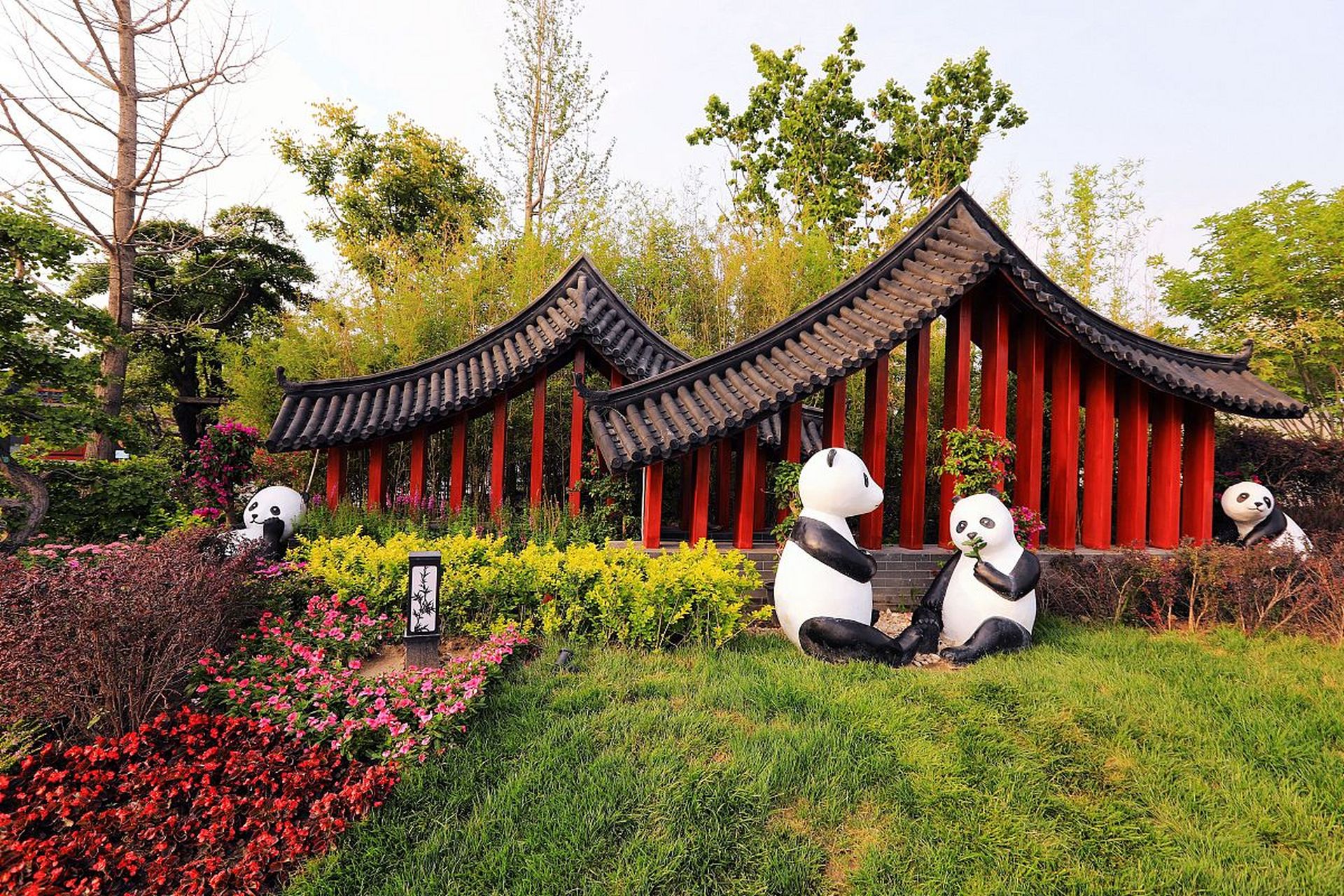 穿越时空的旅行# 在湘潭的盘龙大观园中,游客可以尽情领略园林艺术的