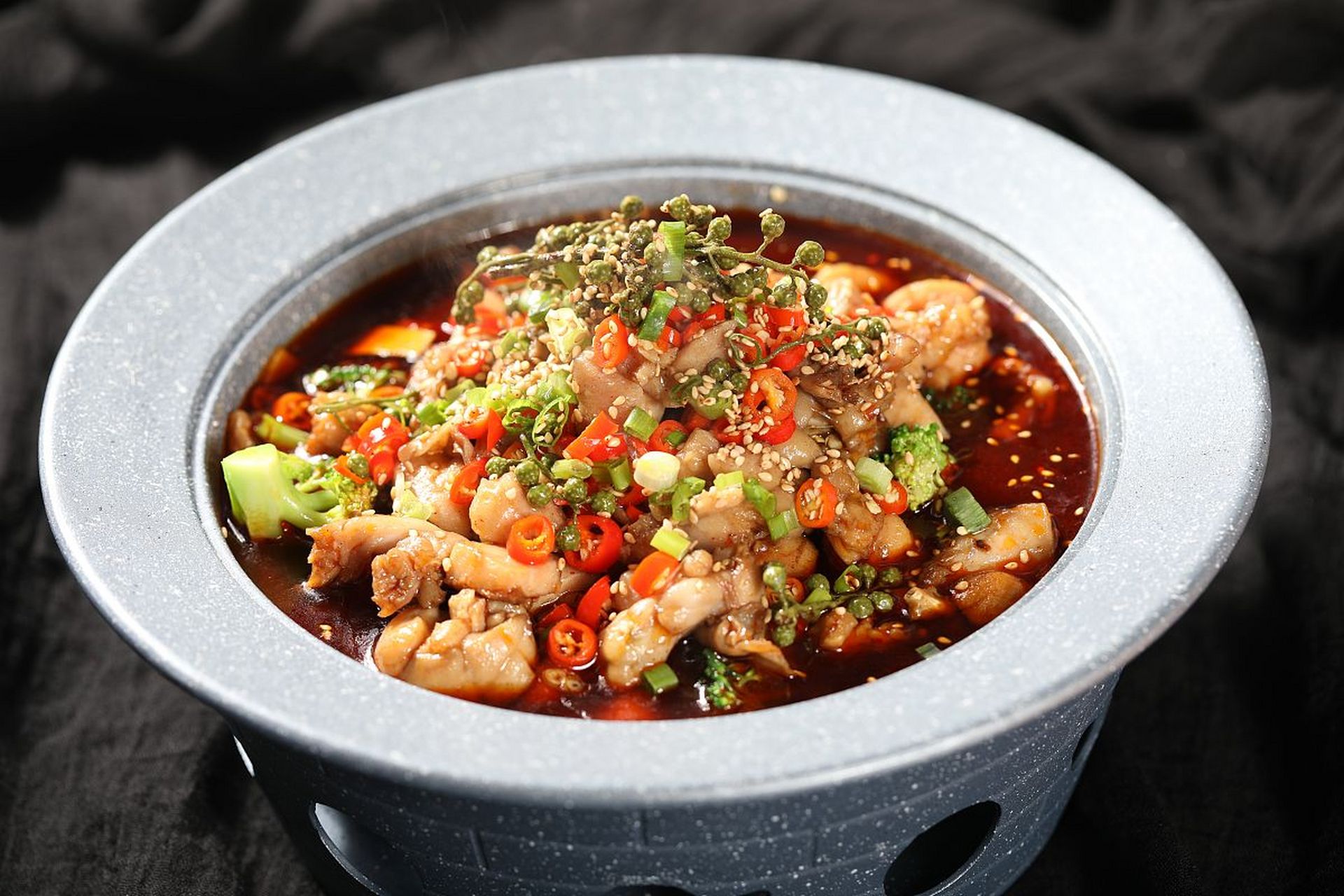 本地mcn挑战赛# 成都美食冷锅鱼,名字听起来挺矛盾的,但其实是一党栽