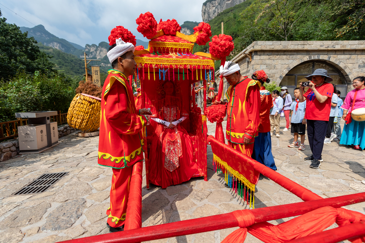 山西吕梁嫁女风俗图片