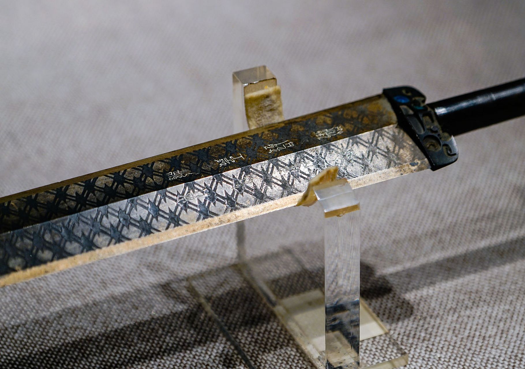 越王勾践剑,春秋晚期越国青铜器,青铜器具,武器国家一级文物,1965年