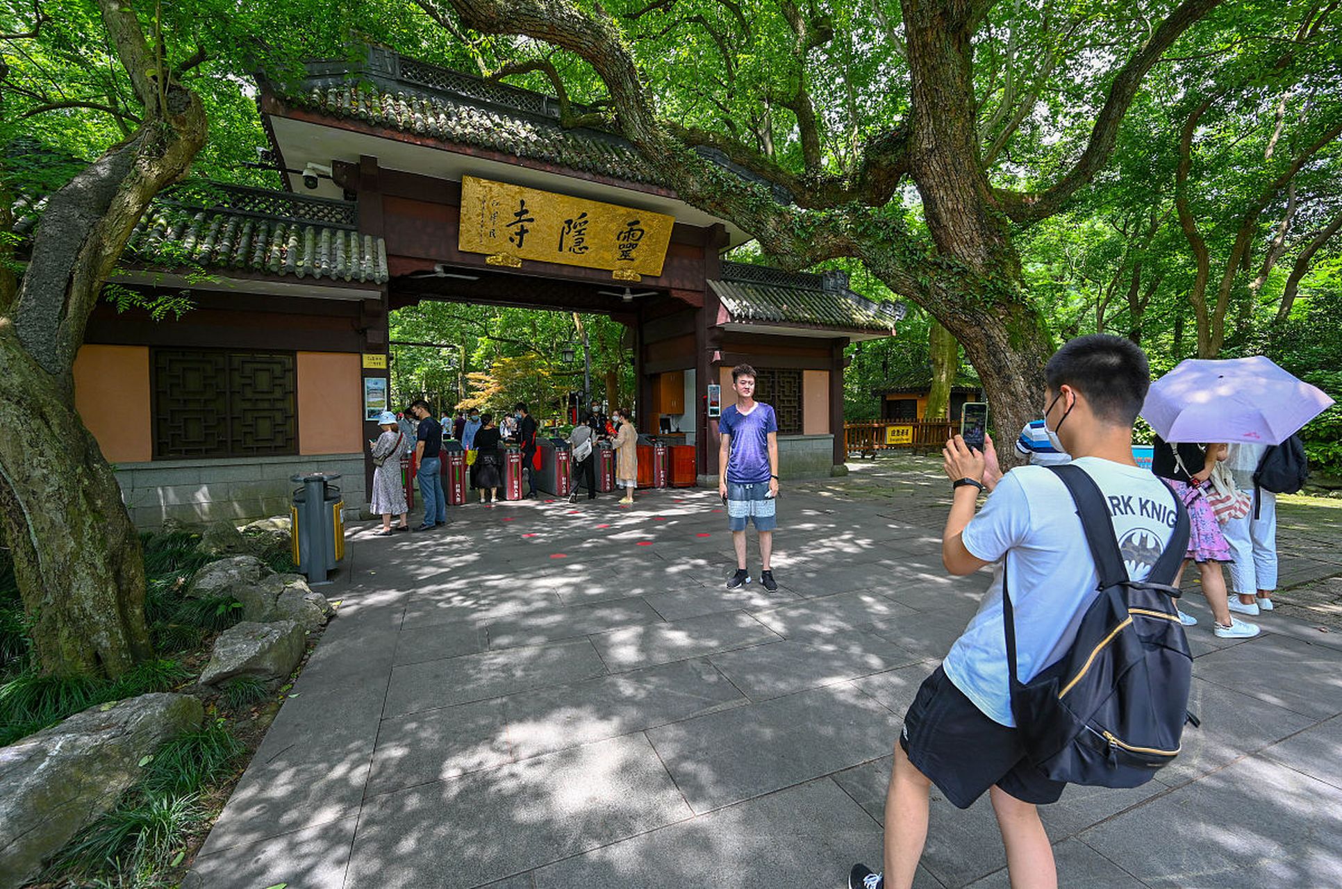 灵隐寺位于杭州市西湖风景名胜区之畔,亚运期间曝光率很高.