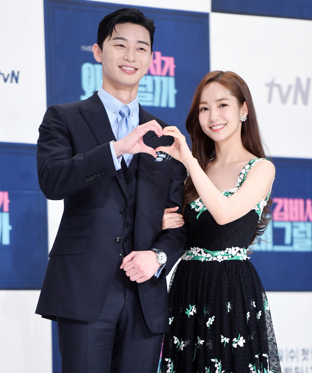 韩国美女演员朴敏英日前被警方传唤调查,事因男友姜钟贤涉嫌非法获取