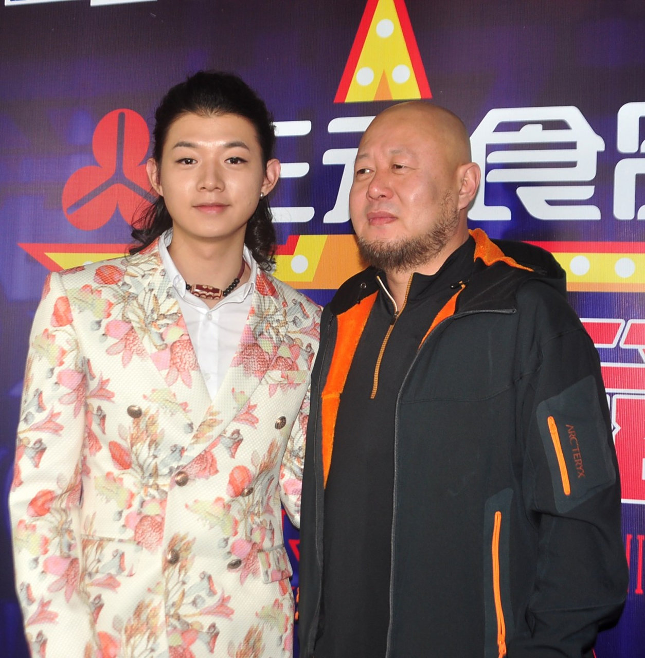 霍尊父亲火风表示全家人对施冰岚都满意,透露虽然没有确定结婚时间,但