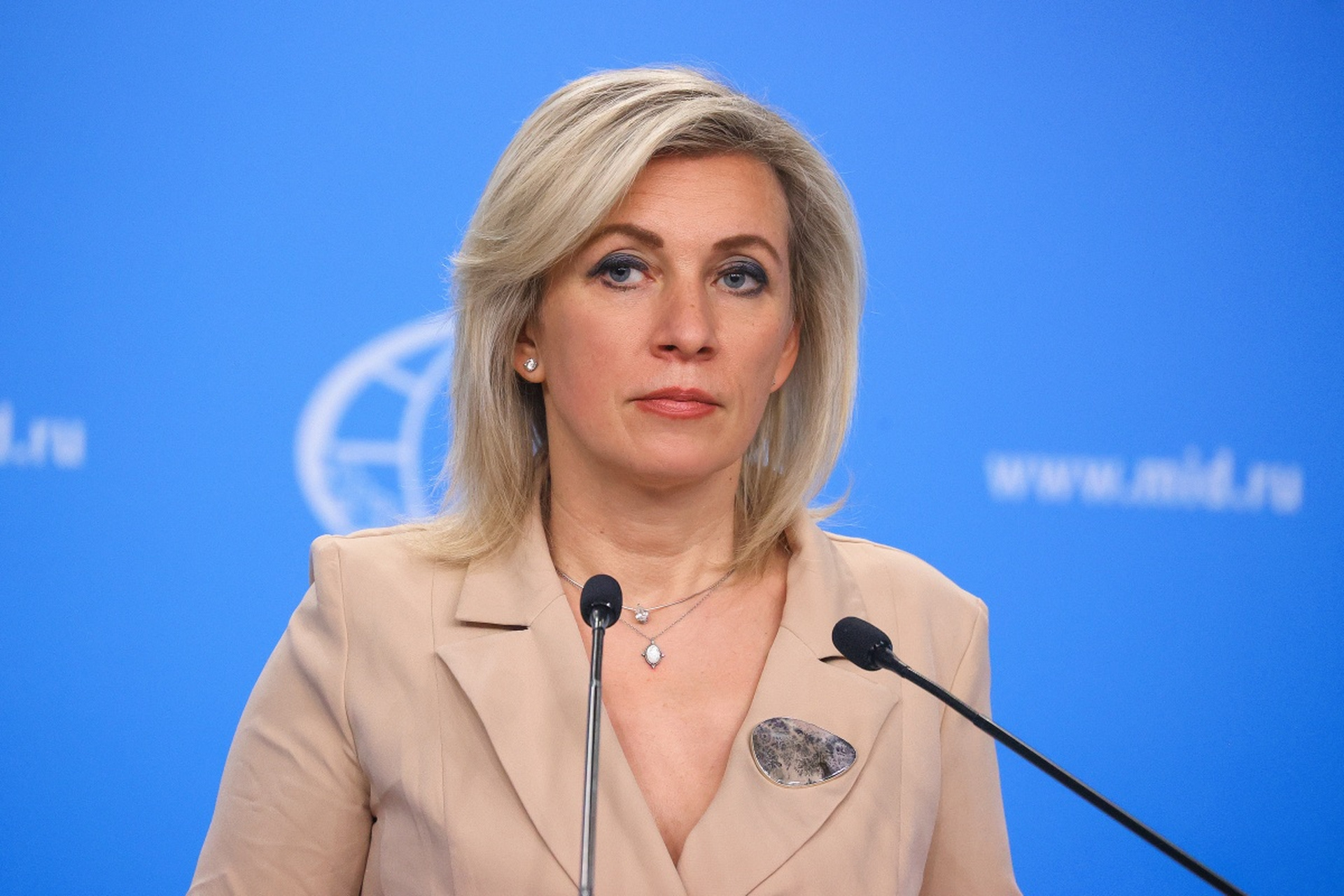 俄罗斯外交部发言人扎哈罗娃说:"北约是时候退出历史舞台了.