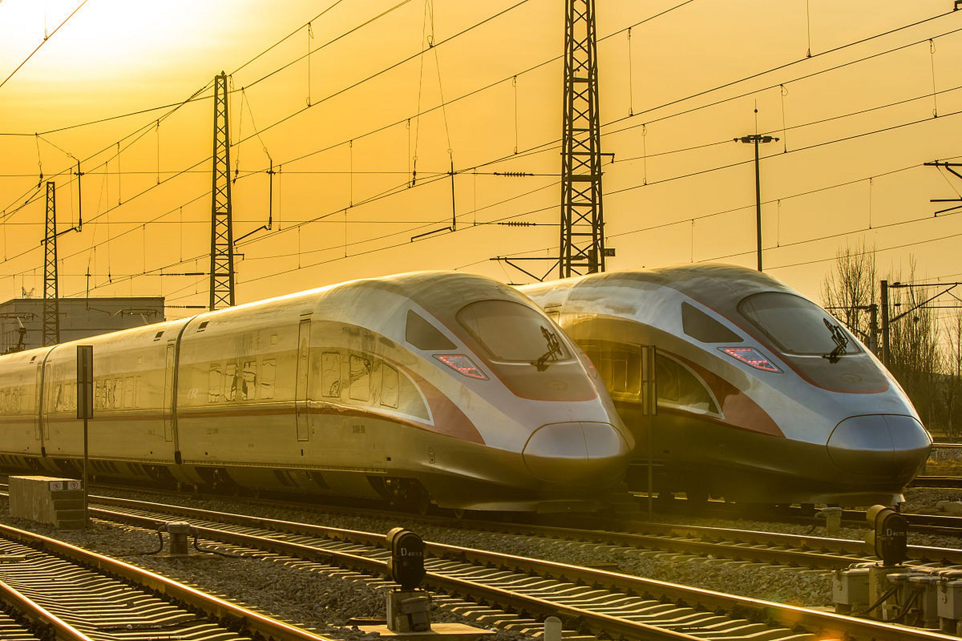 复兴号动车组将首次驶上青藏铁路#  复兴号即将在青藏铁路上跑!