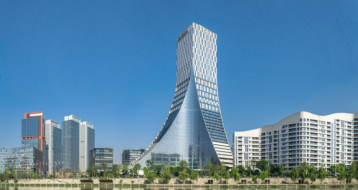 成都新川地标oppo大楼接近完工