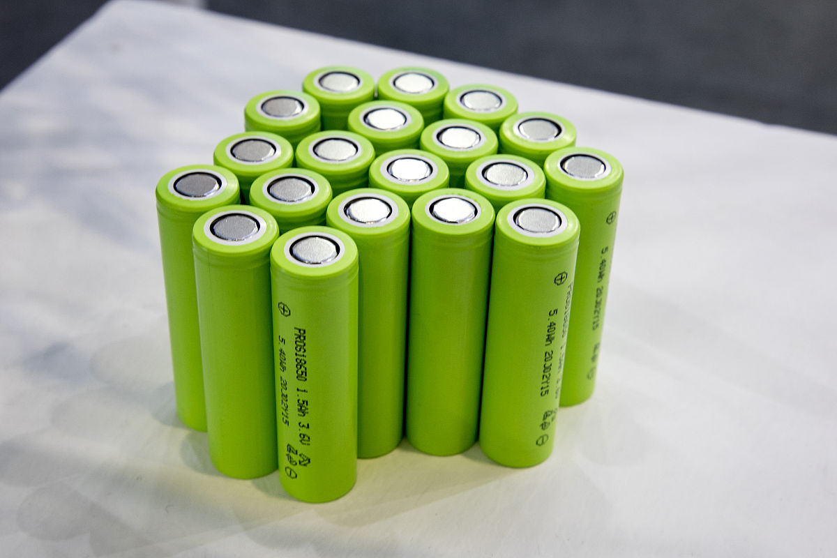 我国电动汽车电池工业敏捷发展