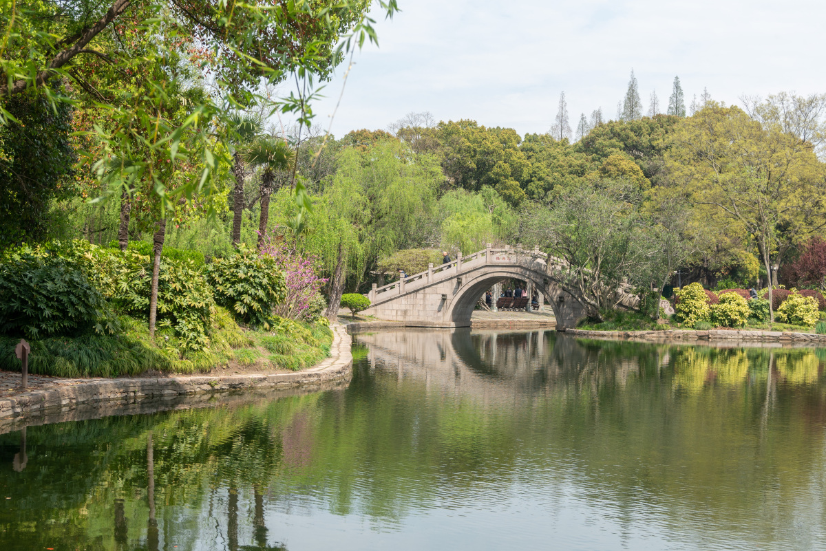 我来跟你们分享一个我最近去的超级棒的地方——福州的西湖公园