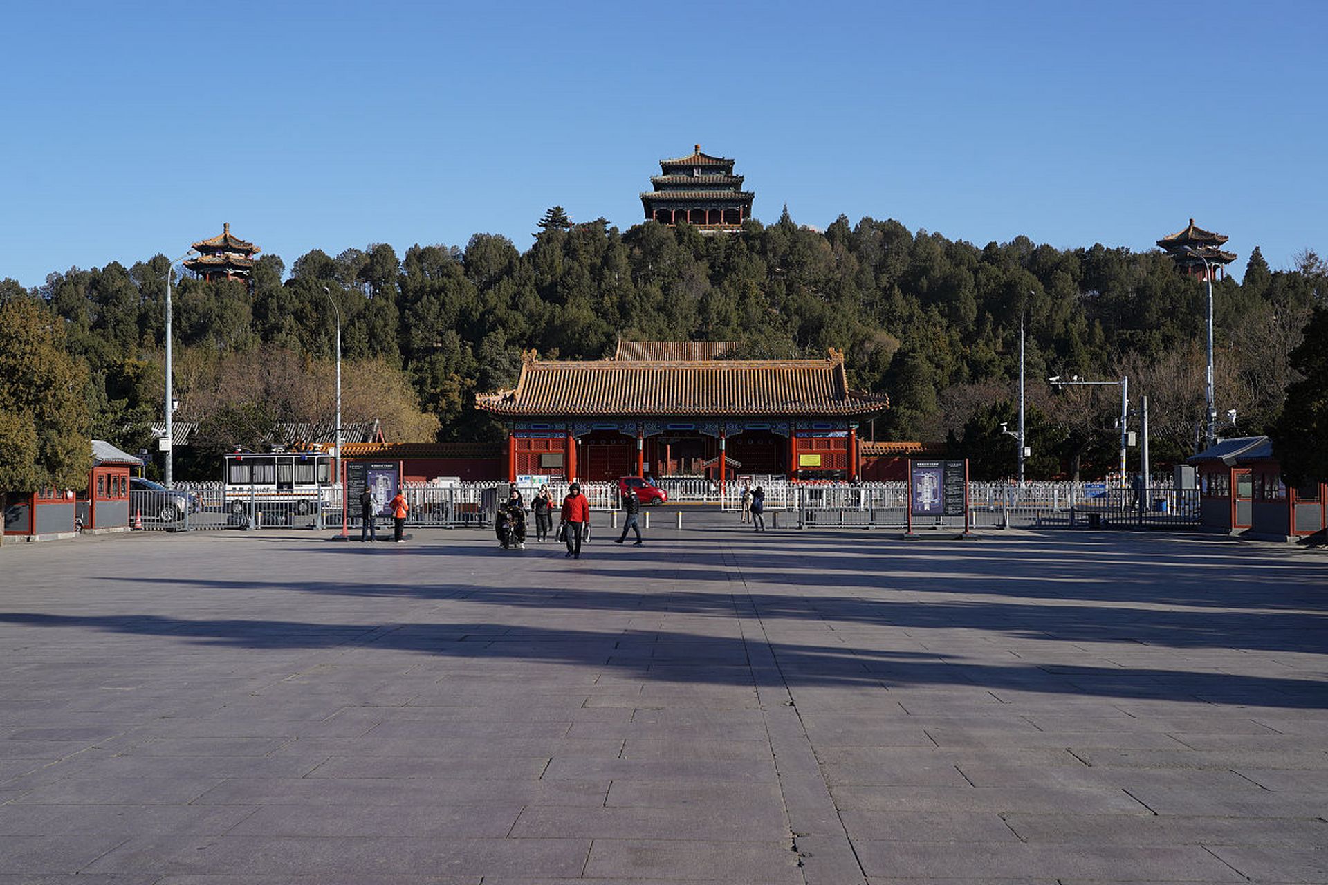 特种兵式旅游:北京景山公园与北海公园一日游  今天我要和大家分享