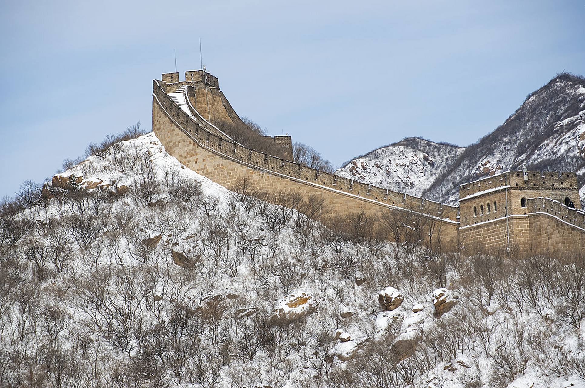 冬季的八达岭长城,是一幅美丽的画卷.