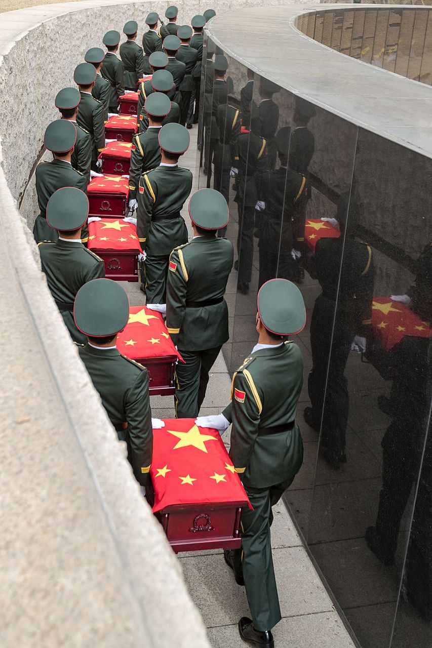 近日,周口市抗美援朝老兵们接战友回家的动人故事在全网传颂