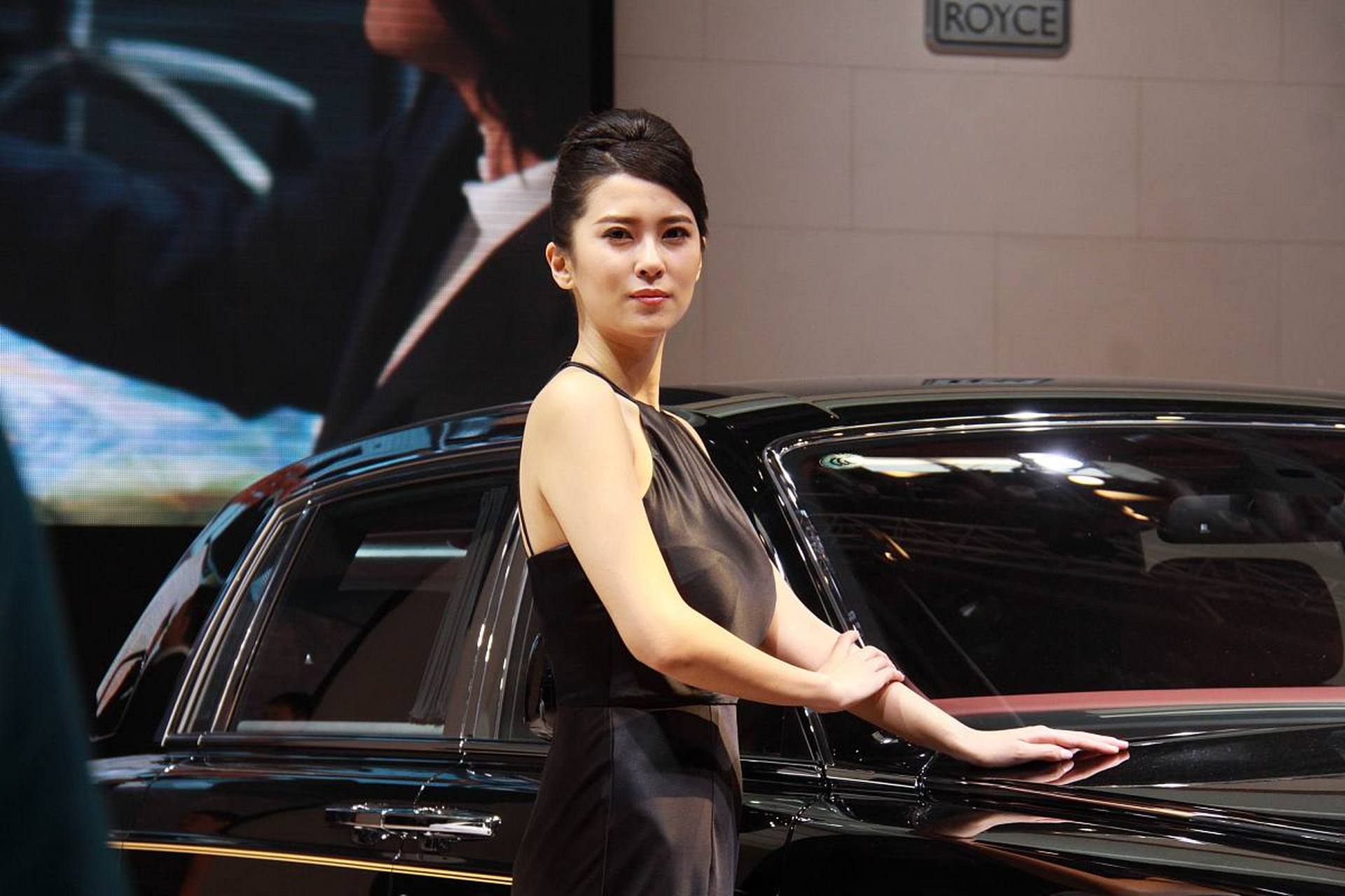 钟鹿纯,一位在车模界备受瞩目的璀璨明星.