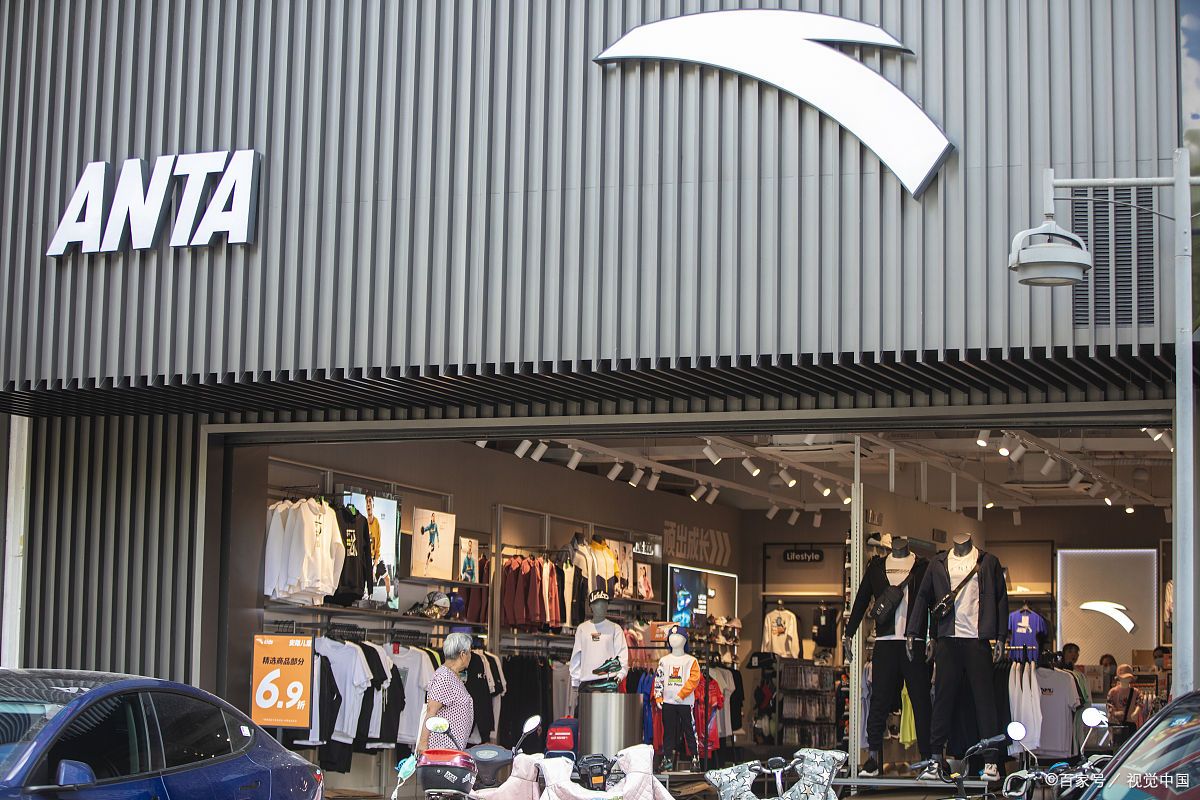 李维华讲特许经营与连锁经营上半年超耐克的安踏或成中国老大