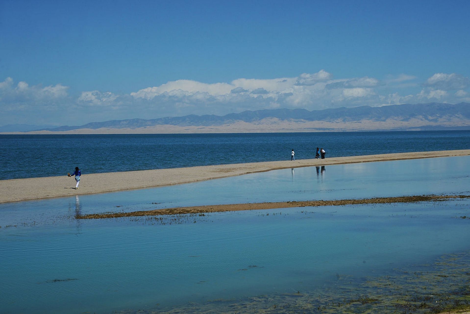 今天,第一次领到了退休金,从此过上了不劳而获的生活.