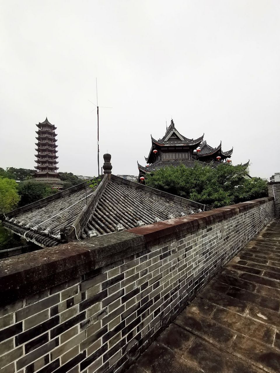 穿越时空的旅行# 赣州郁孤台:站在这座高耸的观景台上,你可以尽情地