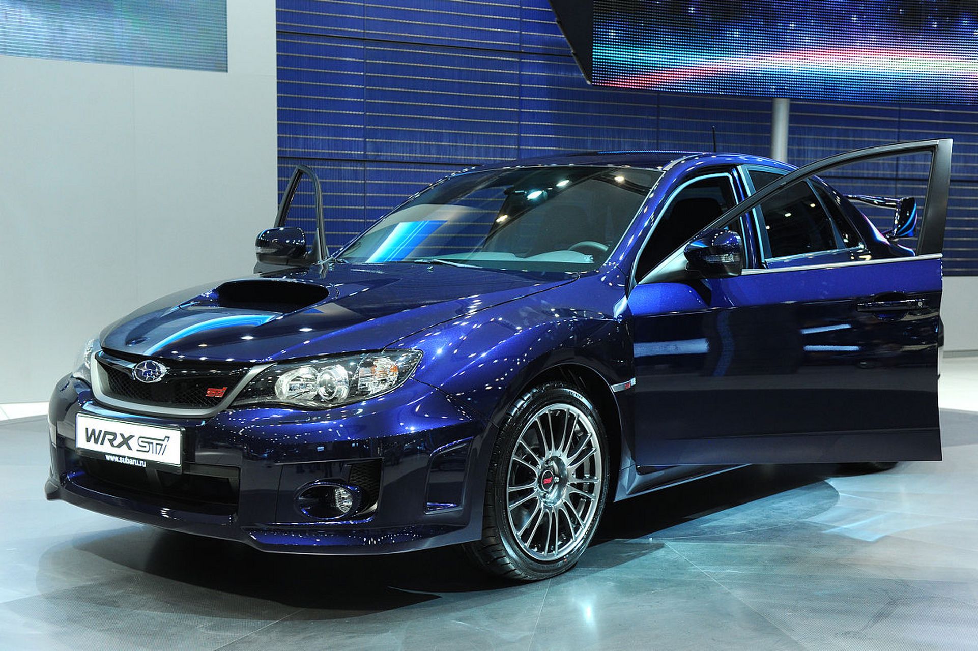 本田思域eg9是一款卓越品质与可靠性兼备的经典车型,拥有让人心生向往