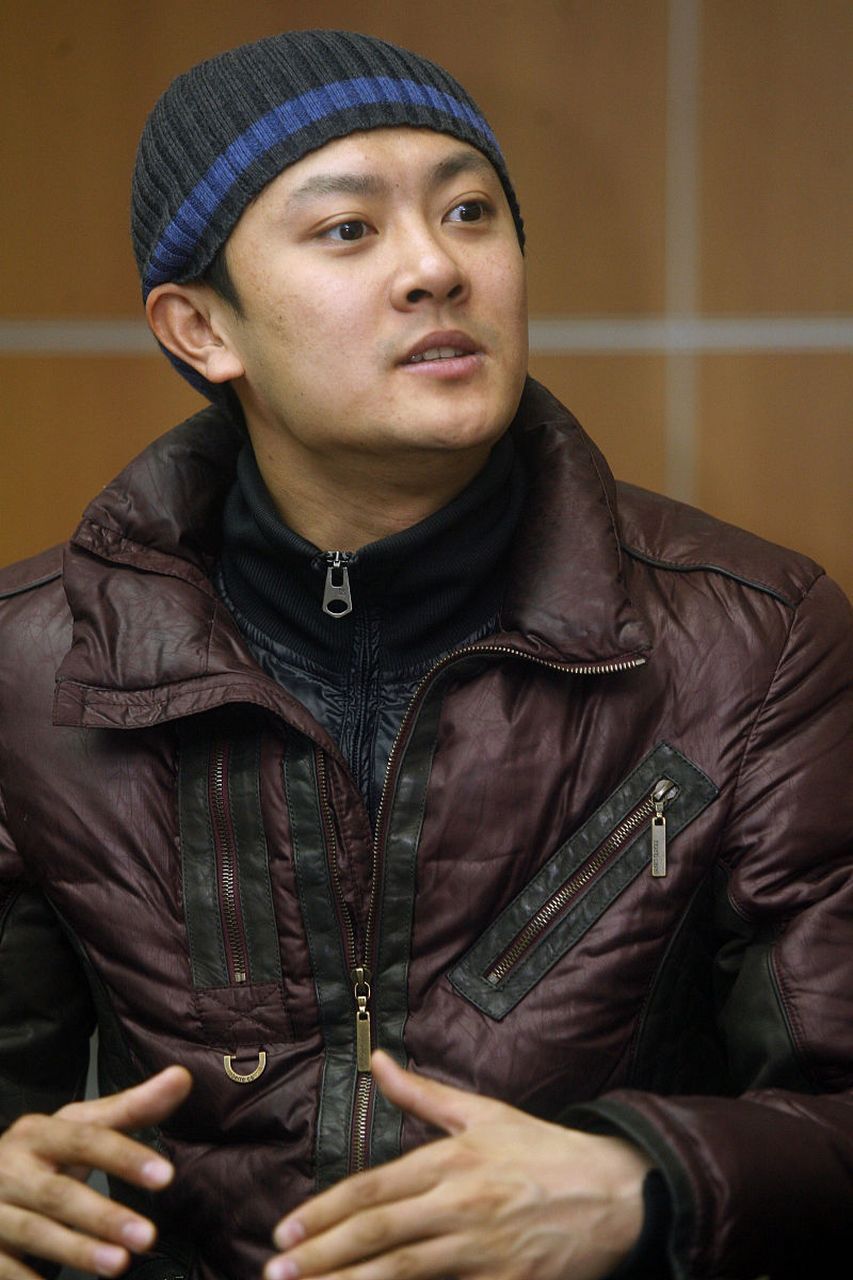 印小天出生于高干家庭,他的父亲和爷爷都是一位军人,所以在这种环境下