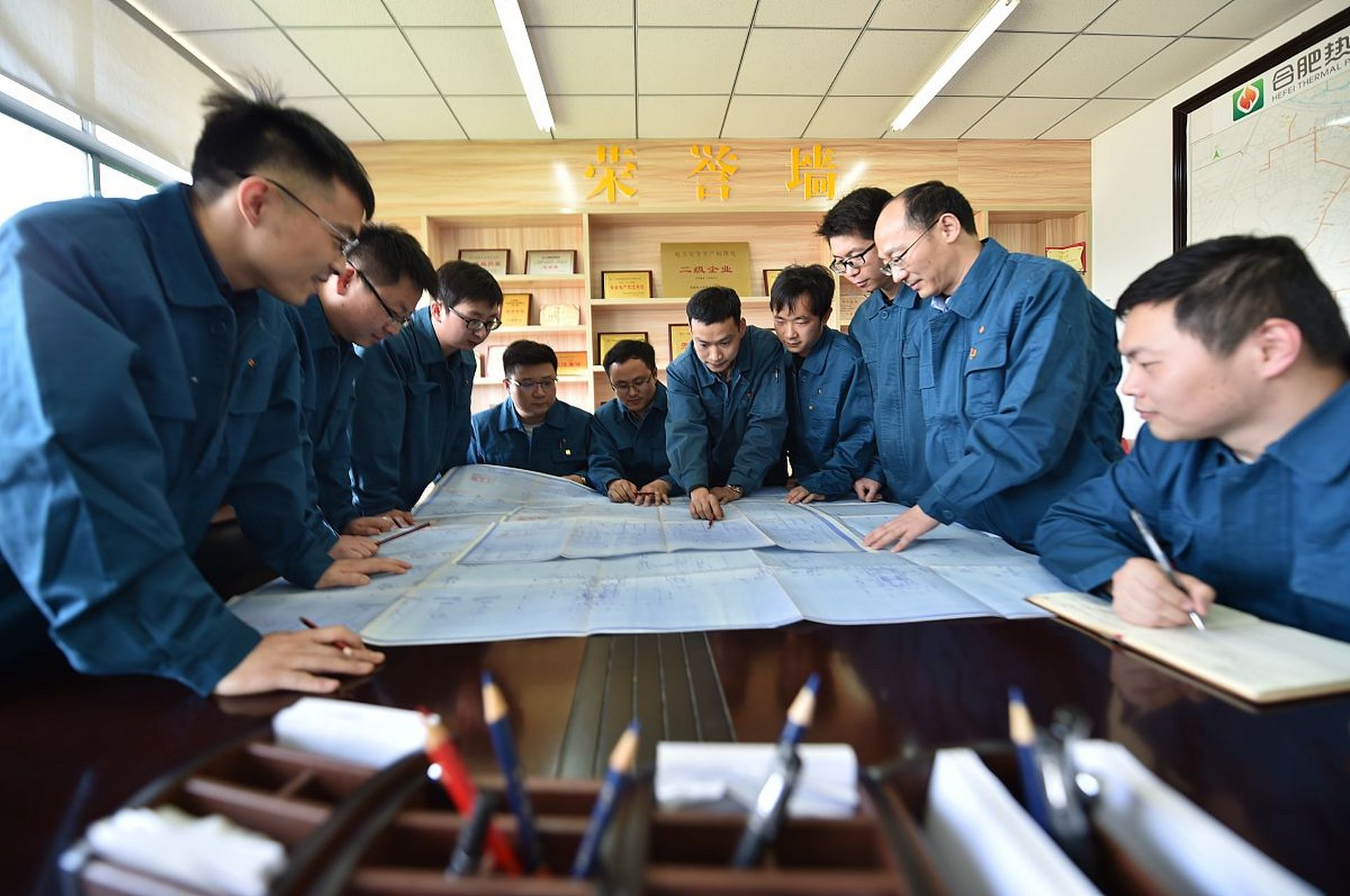 在土木工程招投标时,国企自行评审的职称高级工程师同样有效,但是民营