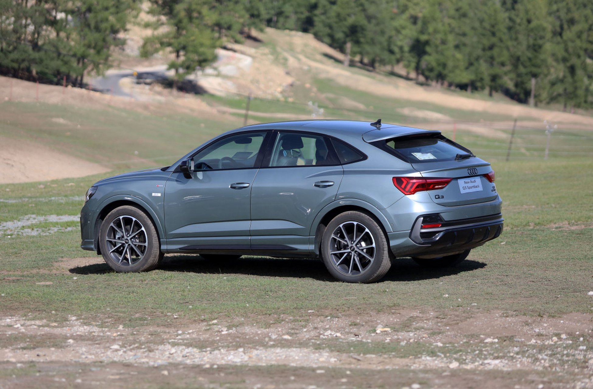 首先,奥迪q3 sportback近期推出了限时优惠,欢迎您到店试乘试驾.