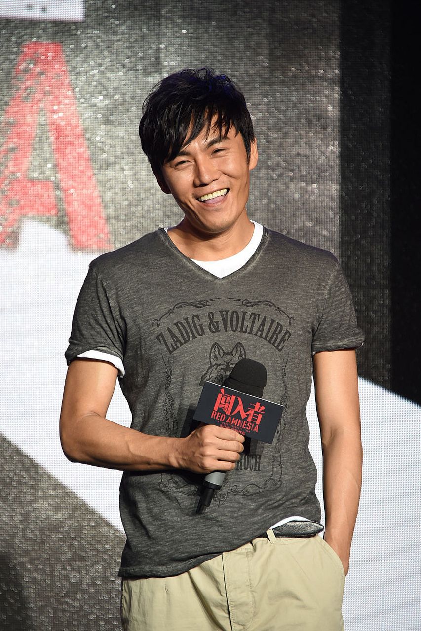 秦昊减肥法第3天差点把自己送走# 近日,中国演员秦昊因减肥方法引发