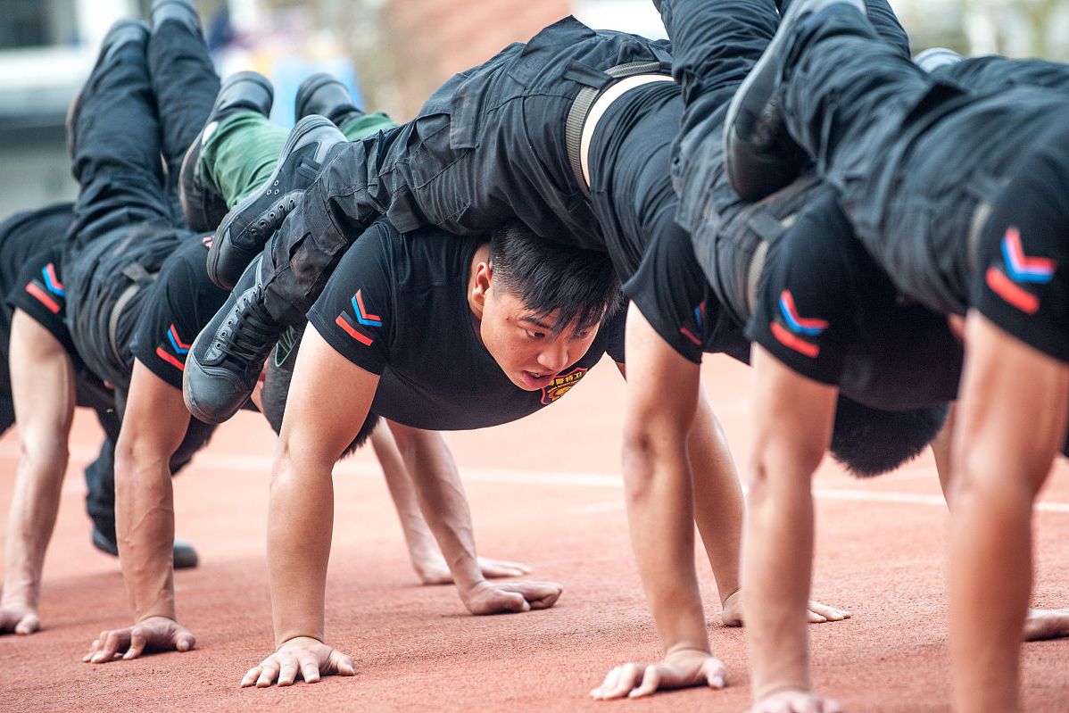 体育教育考研包括公共课和专业课两部分,其中公共课包