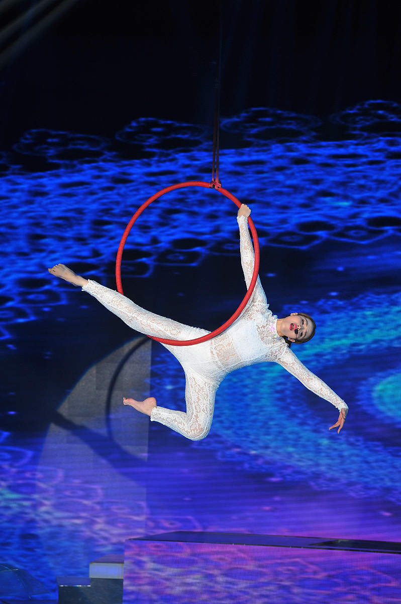 评论区瞬间沦陷,网友们纷纷表示:"这也太刺激了,简直是生死边缘的舞蹈