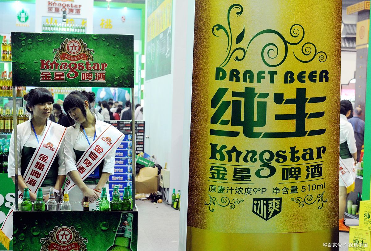 豪士爱酒,雅士爱茶,当啤酒的浓烈碰撞茶的清幽,豪情与雅韵交织,茶啤应